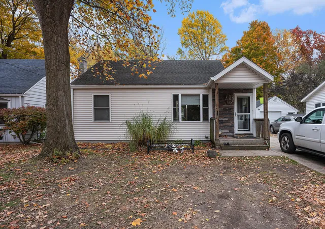 Photo 2 of Single family home for sale at 5418 Keyes Dr, Kalamazoo, MI 49004 | MLS# 66026019284 | Listing updated on 2026-09-01