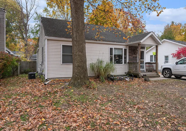 Photo 3 of Single family home for sale at 5418 Keyes Dr, Kalamazoo, MI 49004 | MLS# 66026019284 | Listing updated on 2026-09-01