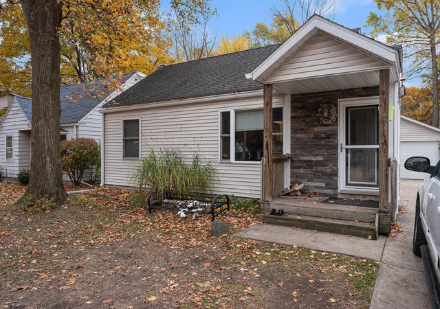 Photo 3 of Single family home for sale at 5418 Keyes Dr, Kalamazoo, MI 49004 | MLS# 66026019284 | Listing updated on 2026-09-01