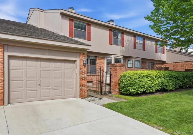 Photo 2 of Condo for sale at 7342 Meadowridge Dr, West Bloomfield, MI 48322 | MLS# 20261030455 | Listing updated on 2026-07-27