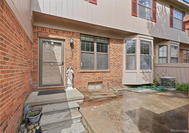 Photo 3 of Condo for sale at 7342 Meadowridge Dr, West Bloomfield, MI 48322 | MLS# 20261030455 | Listing updated on 2026-07-27