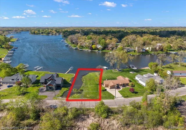 Photo 2 of Single family home for sale at 188 Wolverine Dr, Bloomfield Hills, MI 48302 | MLS# 20261030458 | Listing updated on 2026-07-06