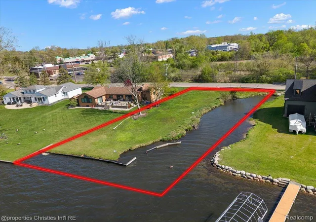 Photo 4 of Single family home for sale at 188 Wolverine Dr, Bloomfield Hills, MI 48302 | MLS# 20261030458 | Listing updated on 2026-07-06