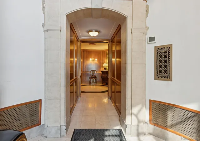 4th image of 8162 E Jefferson Ave, Detroit, MI 48214