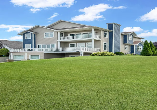 Photo 2 of Single family home for sale at 2121 Sunnyside Dr, Cadillac, MI 49601 | MLS# 72026019297 | Listing updated on 2026-08-14