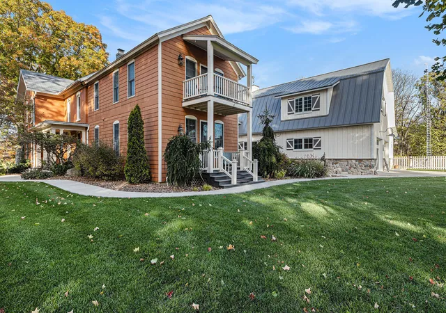 Photo 3 of Mansion for sale at 2325 Portage Rd, Niles, MI 49120 | MLS# 69026019316 | Listing updated on 2026-07-10