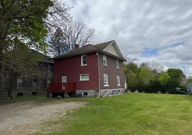 Photo 3 of Single family home for sale at 905 S Martin Luther King Junior Dr, Jackson, MI 49203 | MLS# 55026019300 | Listing updated on 2026-08-31