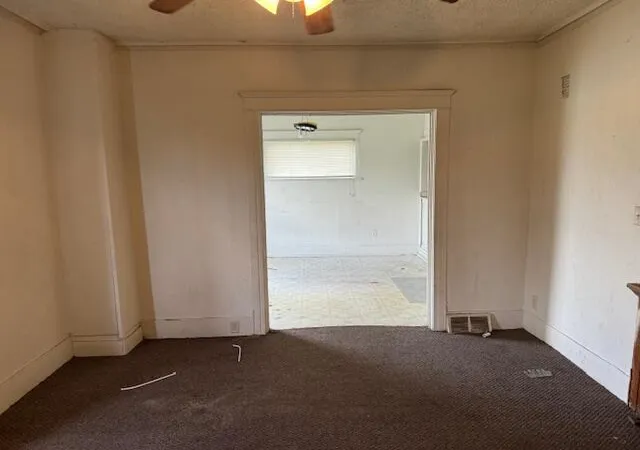 Photo 4 of Single family home for sale at 905 S Martin Luther King Junior Dr, Jackson, MI 49203 | MLS# 55026019300 | Listing updated on 2026-08-31