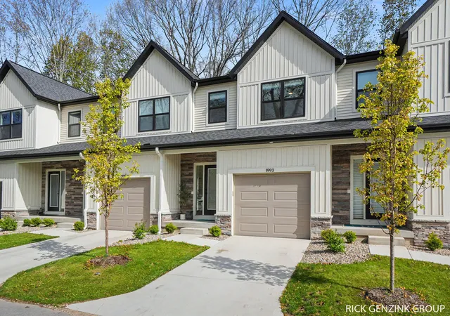 3rd image of 1993 N Shorewood Ln, Holland, MI 49423 | MLS# 71026019336