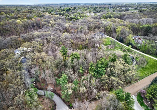 Photo 3 of Land for sale at 6944 Cooley Lake Rd, White Lake, MI 48383 | MLS# 20261030497 | Listing updated on 2026-09-14