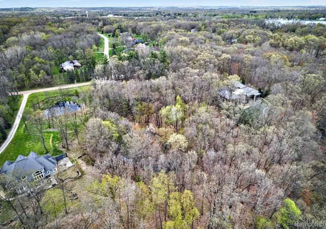 Photo 4 of Land for sale at 6944 Cooley Lake Rd, White Lake, MI 48383 | MLS# 20261030497 | Listing updated on 2026-09-14