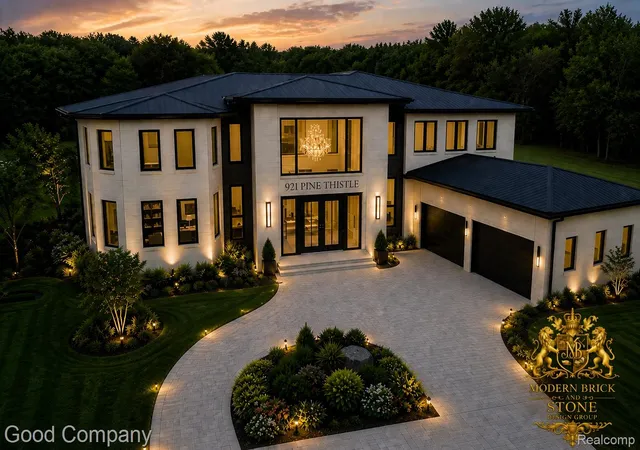 Photo 1 of Mansion for sale at 921 Pine Thistle Ln, Bloomfield Hills, MI 48302 | MLS# 20261030515 | Listing updated on 2026-09-14