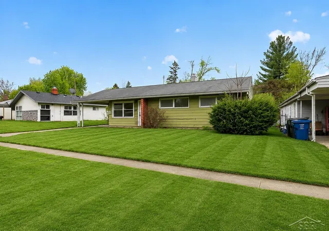 Photo 1 of Sale Pending at 1813 Bayberry Ln, Flint, MI 48507 | MLS# 61050206114 | Listing updated on 2026-08-24