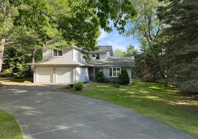 2nd image of 108 Carpenter Blvd, Roscommon, MI 48653 | MLS# 77080067675