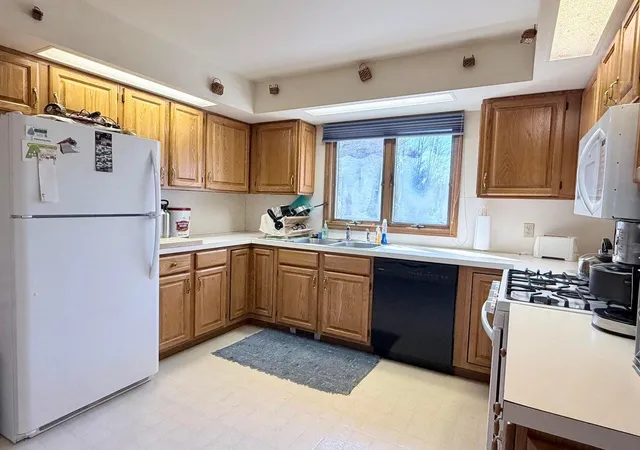 5th image of 108 Carpenter Blvd, Roscommon, MI 48653 | MLS# 77080067675