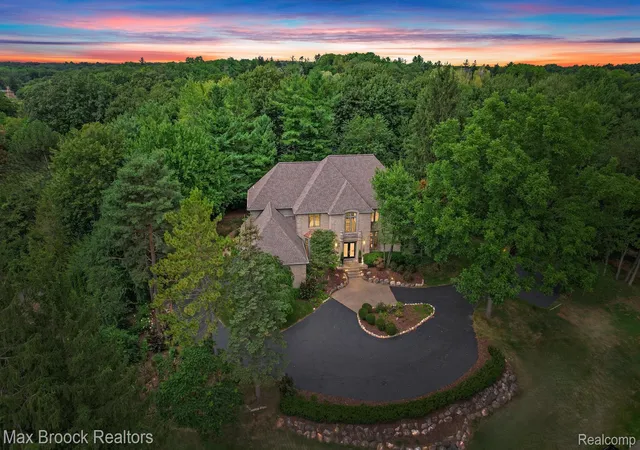 Photo 1 of Mansion for sale at 60 Kingsley Manor Dr, Bloomfield Hills, MI 48304 | MLS# 20261030543 | Listing updated on 2026-09-15