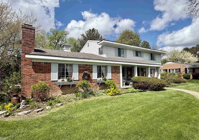 Photo 1 of Single family home for sale at 1269 Briarcliffe Dr, Flint, MI 48532 | MLS# 5050206130 | Listing updated on 2026-10-07