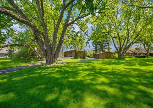 Photo 3 of Single family home for sale at 2135 Derfla Dr, Saint Joseph, MI 49085 | MLS# 69026019439 | Listing updated on 2026-08-15