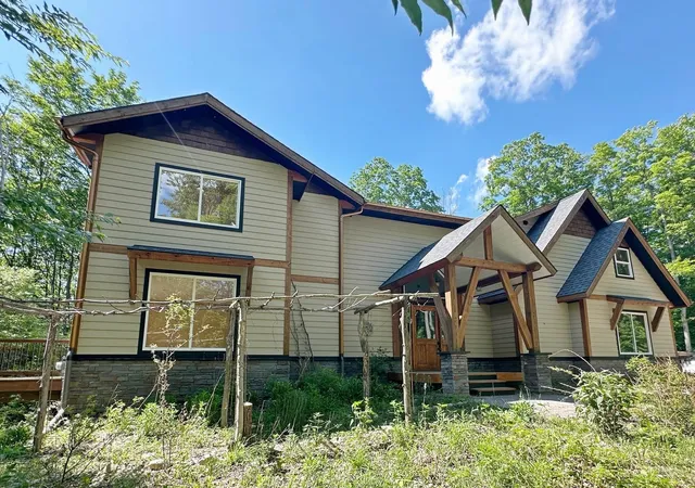 2nd image of 7058 Shade Tree Ln, Traverse City, MI 49685 | MLS# 78080067685