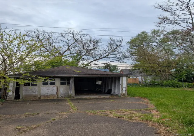 11th image of 9776 E Outer Dr, Detroit, MI 48213 | MLS# 20261030589