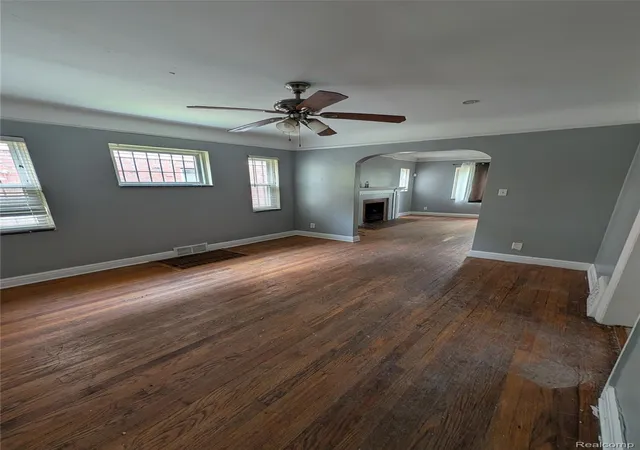 4th image of 9776 E Outer Dr, Detroit, MI 48213 | MLS# 20261030589
