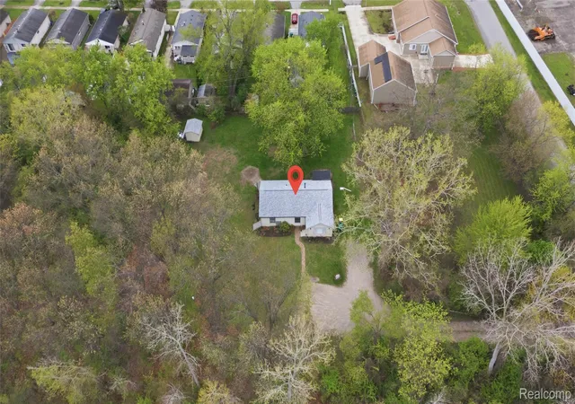 Photo 4 of Single family home for sale at 20052 Pine St, Brownstown Charter Township Wayne, MI 48183 | MLS# 20261030602 | Listing updated on 2026-09-09