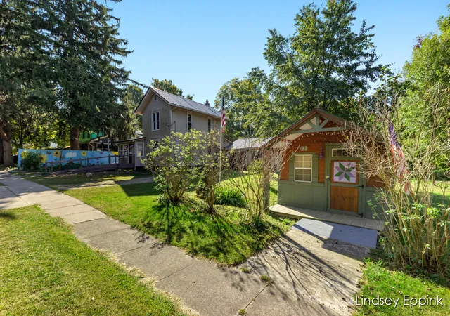 Photo 3 of Single family home for sale at 13764 W Avenue E, Wakeshma Township Kalamazoo, MI 49097 | MLS# 65026019472 | Listing updated on 2026-09-11