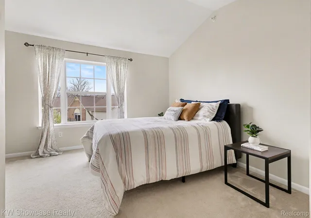 Listing Photo 4 - Condo for sale in building located at 9519 Lakeside Dr, YpsilantiCharterTownship_Washtenaw, MI 48197 - Unit #91