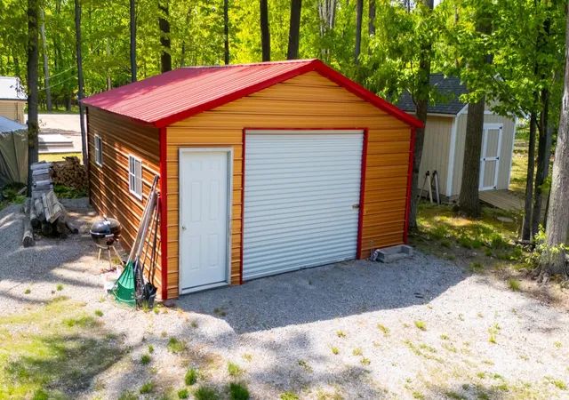 2nd image of 408 Kirkshire Ave, Roscommon, MI 48653 | MLS# 77080067709