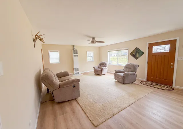 4th image of 408 Kirkshire Ave, Roscommon, MI 48653 | MLS# 77080067709