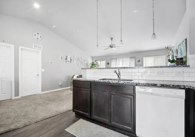 5th image of 1015 Point Wy, Lawton, MI 49065 | MLS# 66026019550