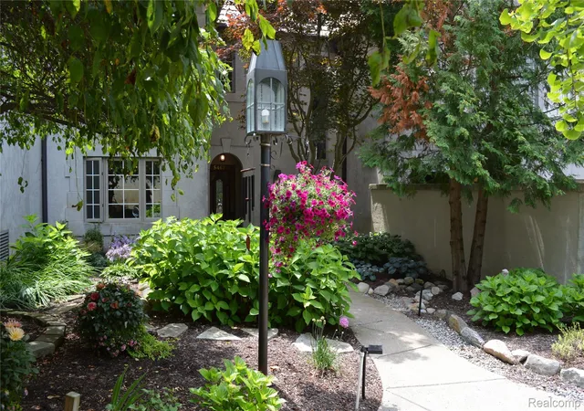 Photo 3 of Condo for sale at 5467 Bristol Parke Dr, Clarkston, MI 48348 | MLS# 20261030723 | Listing updated on 2026-08-22