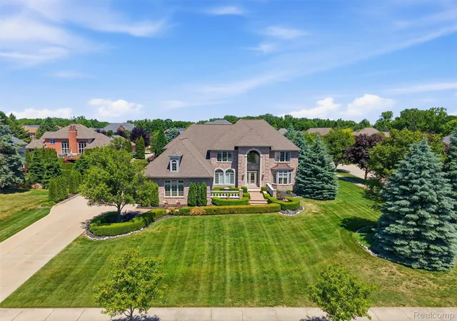Photo 3 of Single family home for sale at 54150 Queensborough Dr, Shelby Township, MI 48315 | MLS# 20261030783 | Listing updated on 2026-09-18