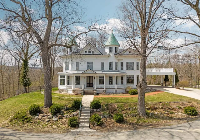 Photo 2 of Mansion for sale at 3515 Jefferson Ave, Traverse City, MI 49684 | MLS# 78080067723 | Listing updated on 2026-10-04