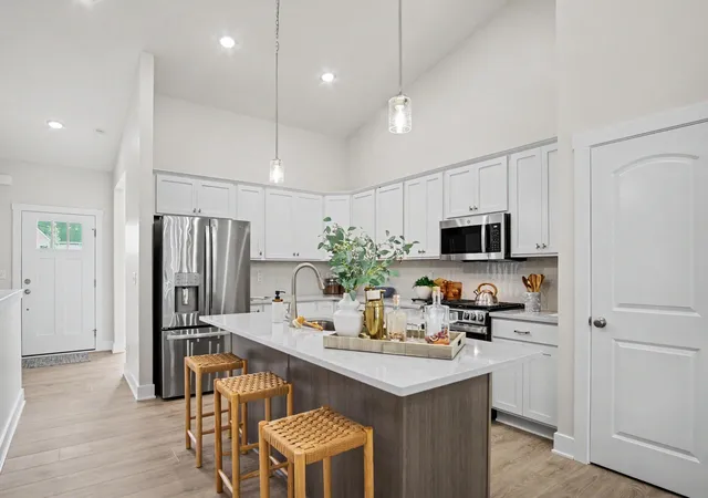 2nd image of 2843 W Cobblestone Ct Se #18, Grand Rapids, MI 49512 | MLS# 65026019667