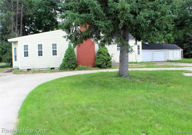 Photo 1 of Single family home for sale at 22324 Charter St, Southfield, MI 48033 | MLS# 20261031061 | Listing updated on 2026-09-14