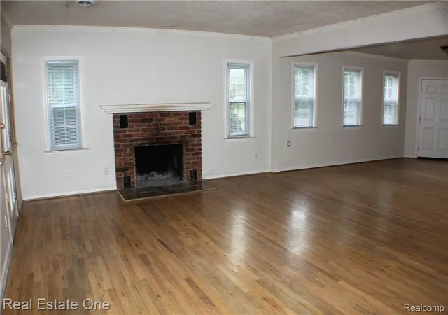 Photo 3 of Single family home for sale at 22324 Charter St, Southfield, MI 48033 | MLS# 20261031061 | Listing updated on 2026-09-14