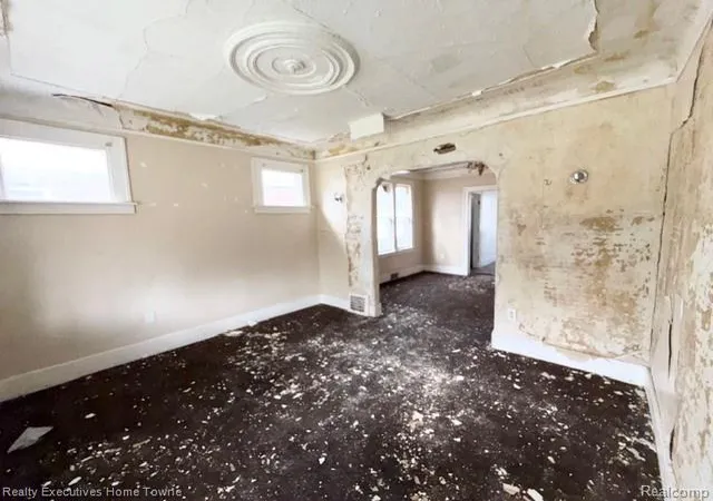 5th image of 18960 Hamburg St, Detroit, MI 48205 | MLS# 20261031121