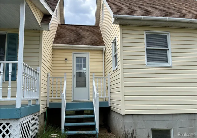 Photo 3 of Single family home for sale at 5081 Vines Rd, Howell, MI 48843 | MLS# 20261031190 | Listing updated on 2026-08-29