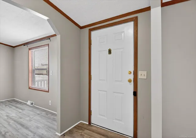 4th image of 174 Meadow Ln, Port Huron, MI 48060 | MLS# 58050206351