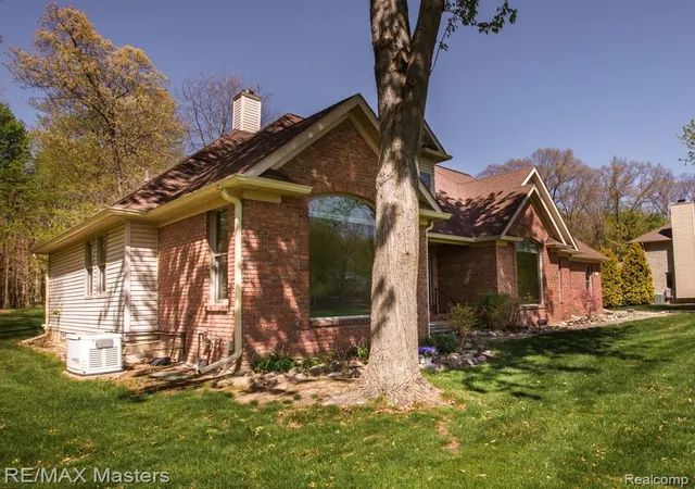 4th image of 27178 John Dr, New Boston, MI 48164 | MLS# 20261031250
