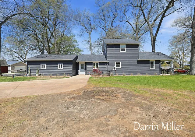 Photo 3 of Single family home for sale at 6289 Middle Lake Rd, Twin Lake, MI 49457 | MLS# 71026019823 | Listing updated on 2026-07-29