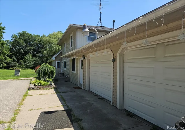 2nd image of 8150 Runyan Lake Rd, Fenton, MI 48430 | MLS# 20261031284