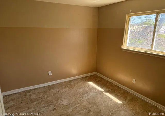 Photo 3 of Single family home for sale at 6198 Mayburn St, Dearborn Heights, MI 48127 | MLS# 20261031401 | Listing updated on 2026-08-30