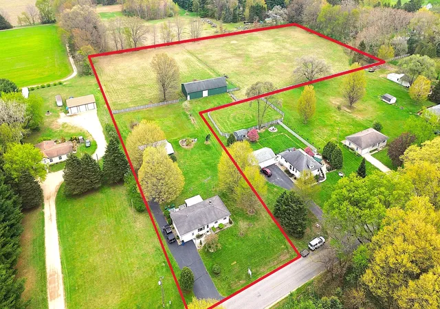 5th image of 1155 S Bainbridge Center Rd, Benton Harbor, MI 49022 | MLS# 65026019960