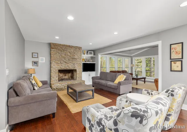 Photo 3 of Single family home for sale at 7314 Thornapple Park Dr Se, Grand Rapids, MI 49546 | MLS# 65026019998 | Listing updated on 2026-09-14