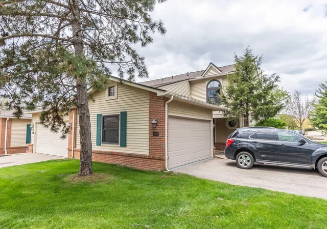 Photo 1 of Sale Pending at 5679 Drake Holw Dr, West Bloomfield, MI 48322 | MLS# 58050206475 | Listing updated on 2026-10-07