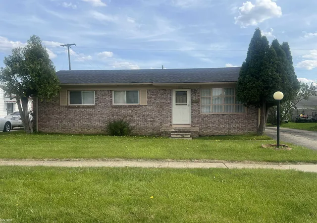 Photo 1 of Sale Pending at 1709 W Home Ave, Flint, MI 48504 | MLS# 5050206485 | Listing updated on 2026-07-07