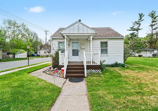 Photo 2 of Single family home for sale at 466 W Maxlow Ave, Hazel Park, MI 48030 | MLS# 81026020032 | Listing updated on 2026-08-21