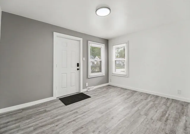 Photo 5 of Single family home for sale at 466 W Maxlow Ave, Hazel Park, MI 48030 | MLS# 81026020032 | Listing updated on 2026-08-21